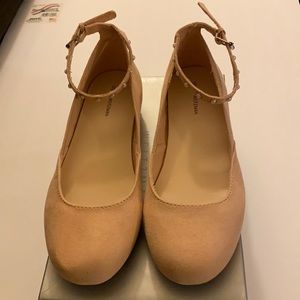 NWB, Stuart Weitzman Girl Nude/ Blush Shoes, Sz 4